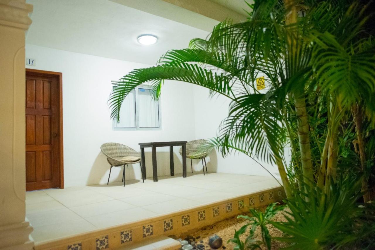 Hotel El Tropical Playa Del Carmen Exterior foto